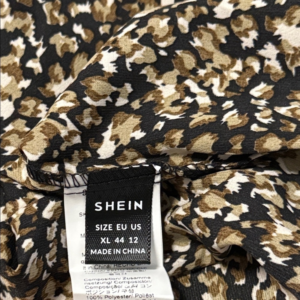 SHEIN All Over Print Ditsy Blouse - Picture 4 of 4
